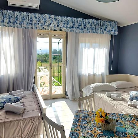Villa Nadira Giardini Naxos Esterno foto