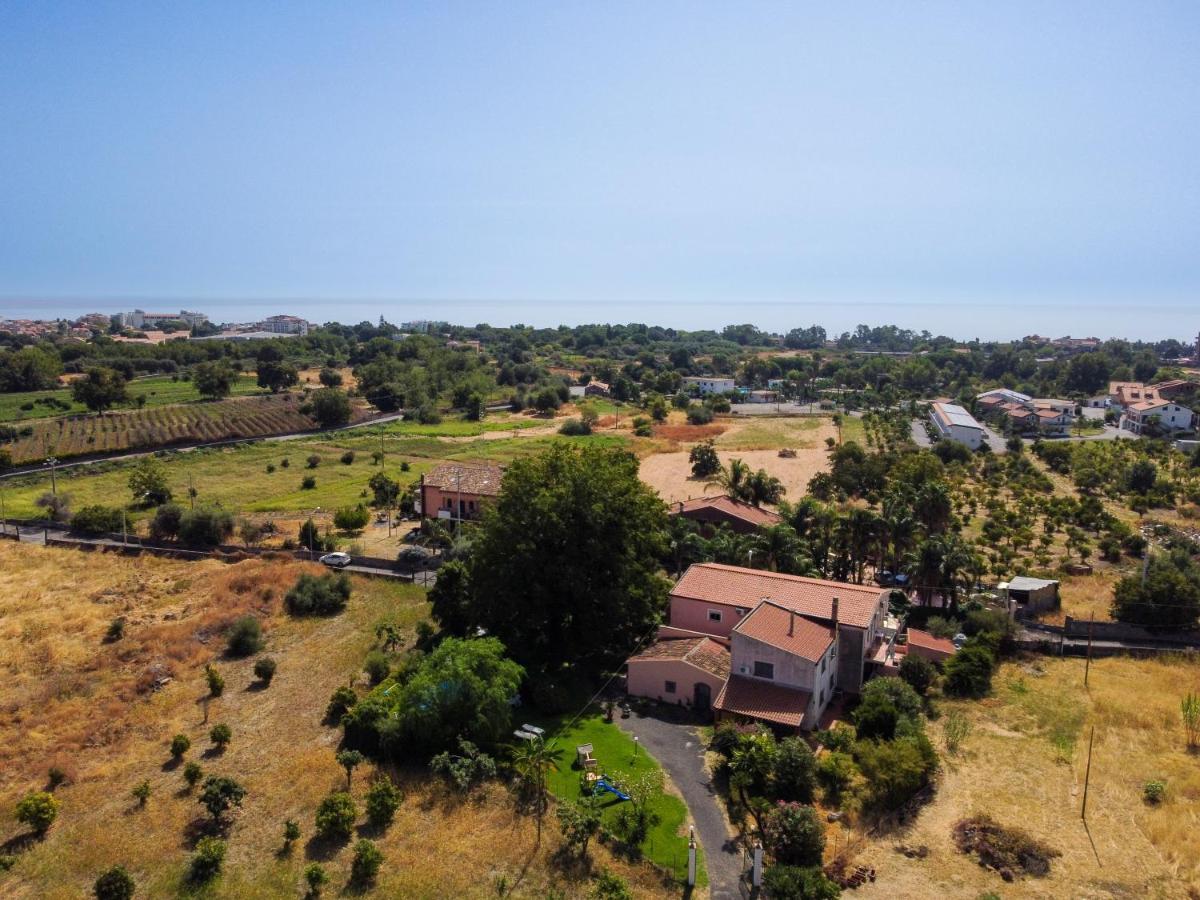 Villa Nadira Giardini Naxos Esterno foto