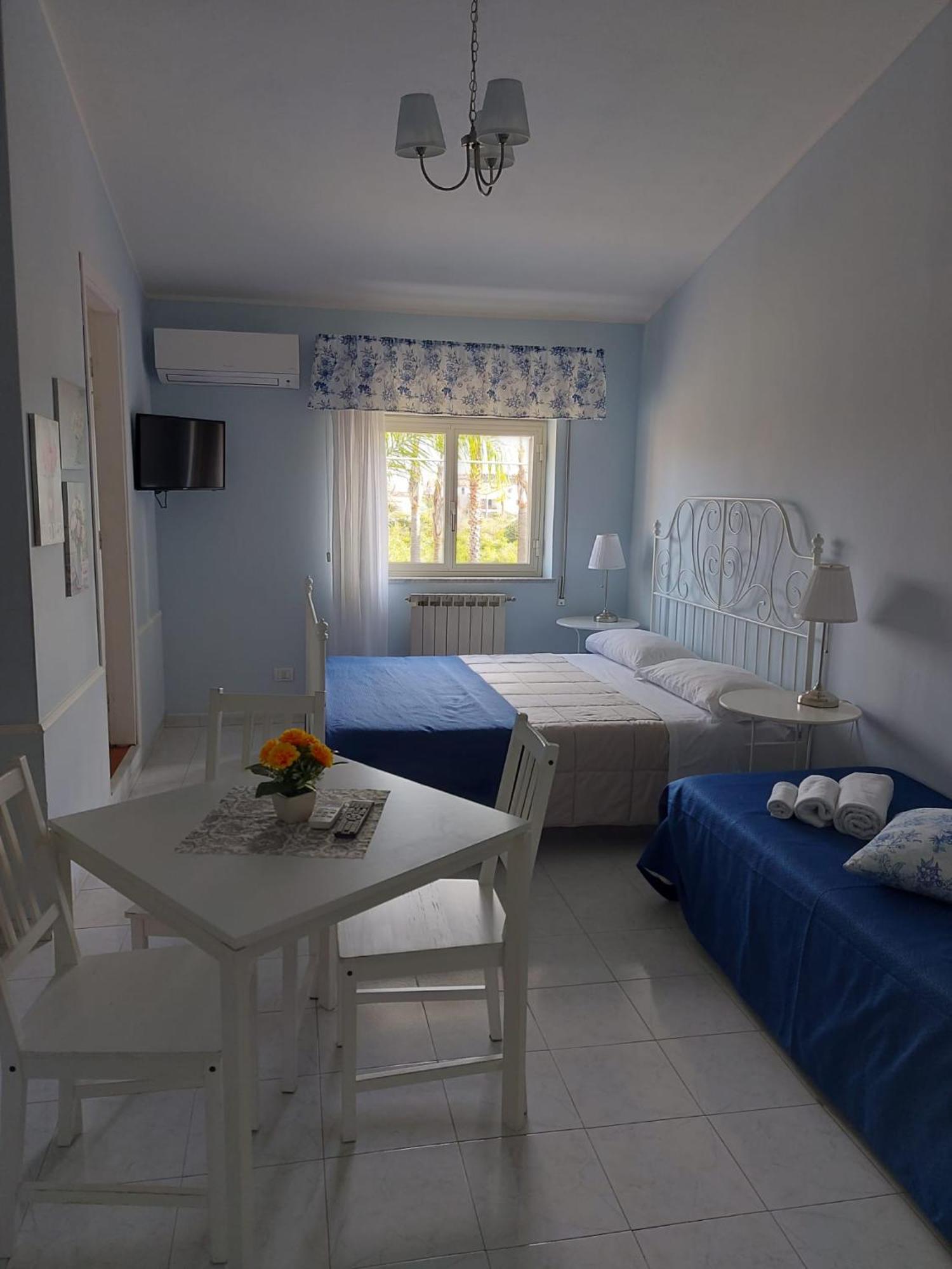 Villa Nadira Giardini Naxos Esterno foto