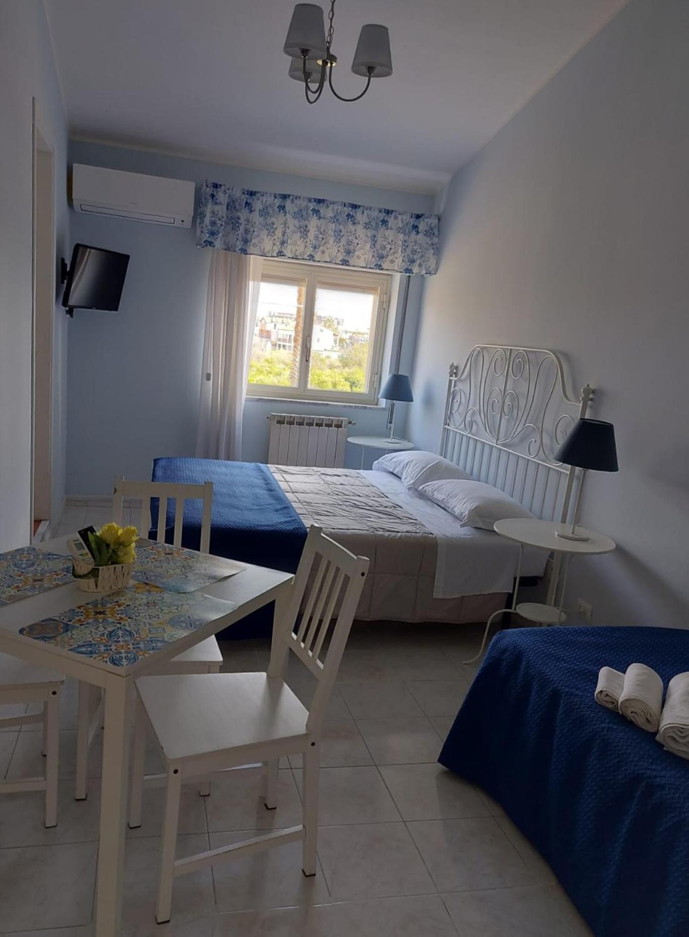 Villa Nadira Giardini Naxos Esterno foto