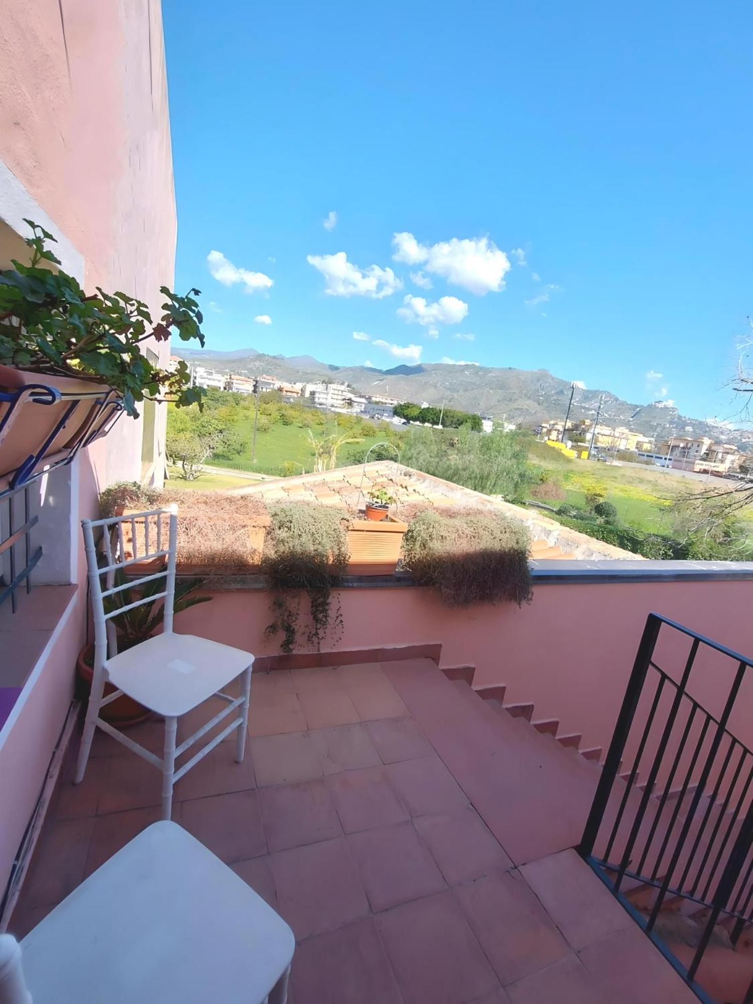 Villa Nadira Giardini Naxos Esterno foto