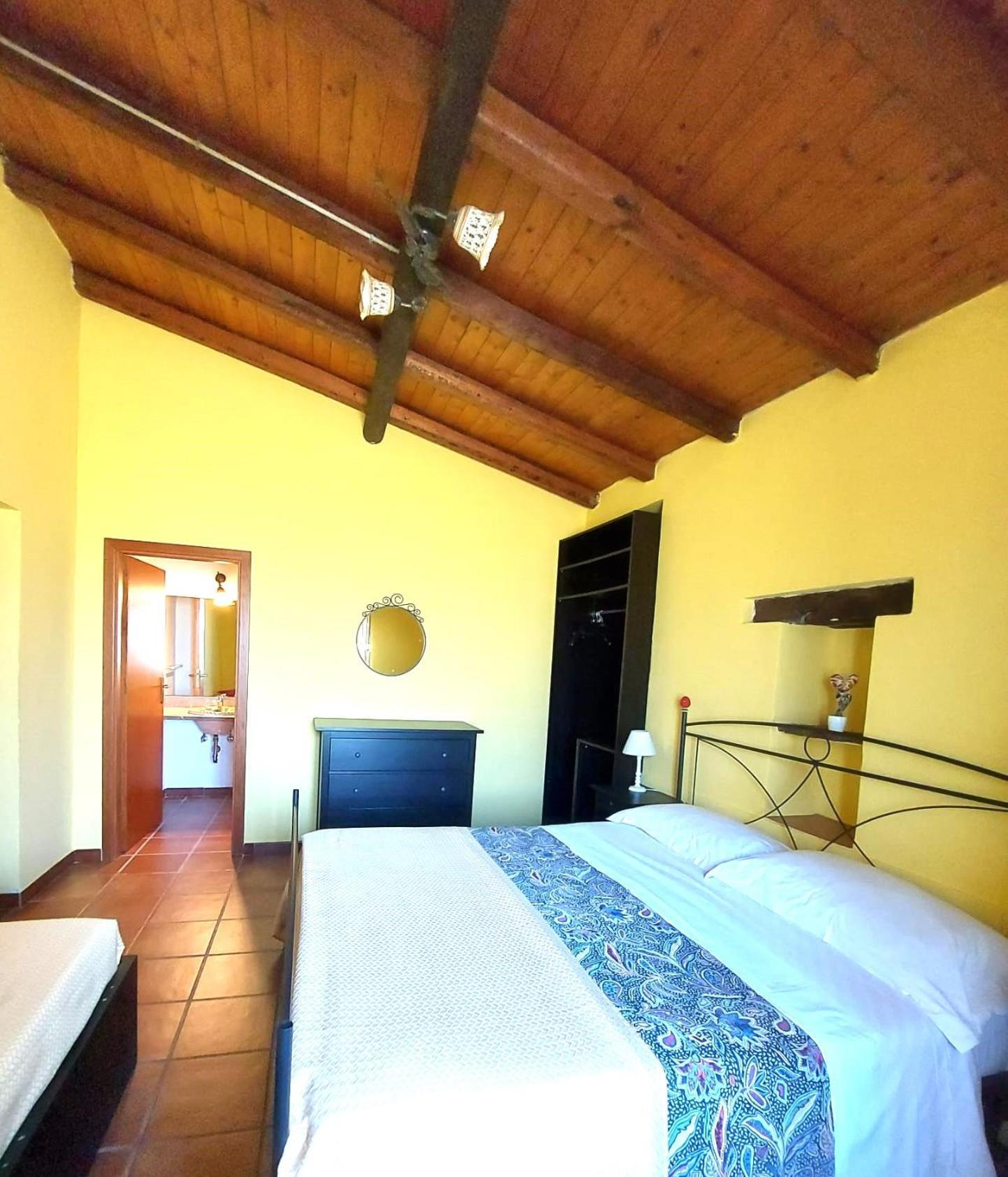 Villa Nadira Giardini Naxos Esterno foto