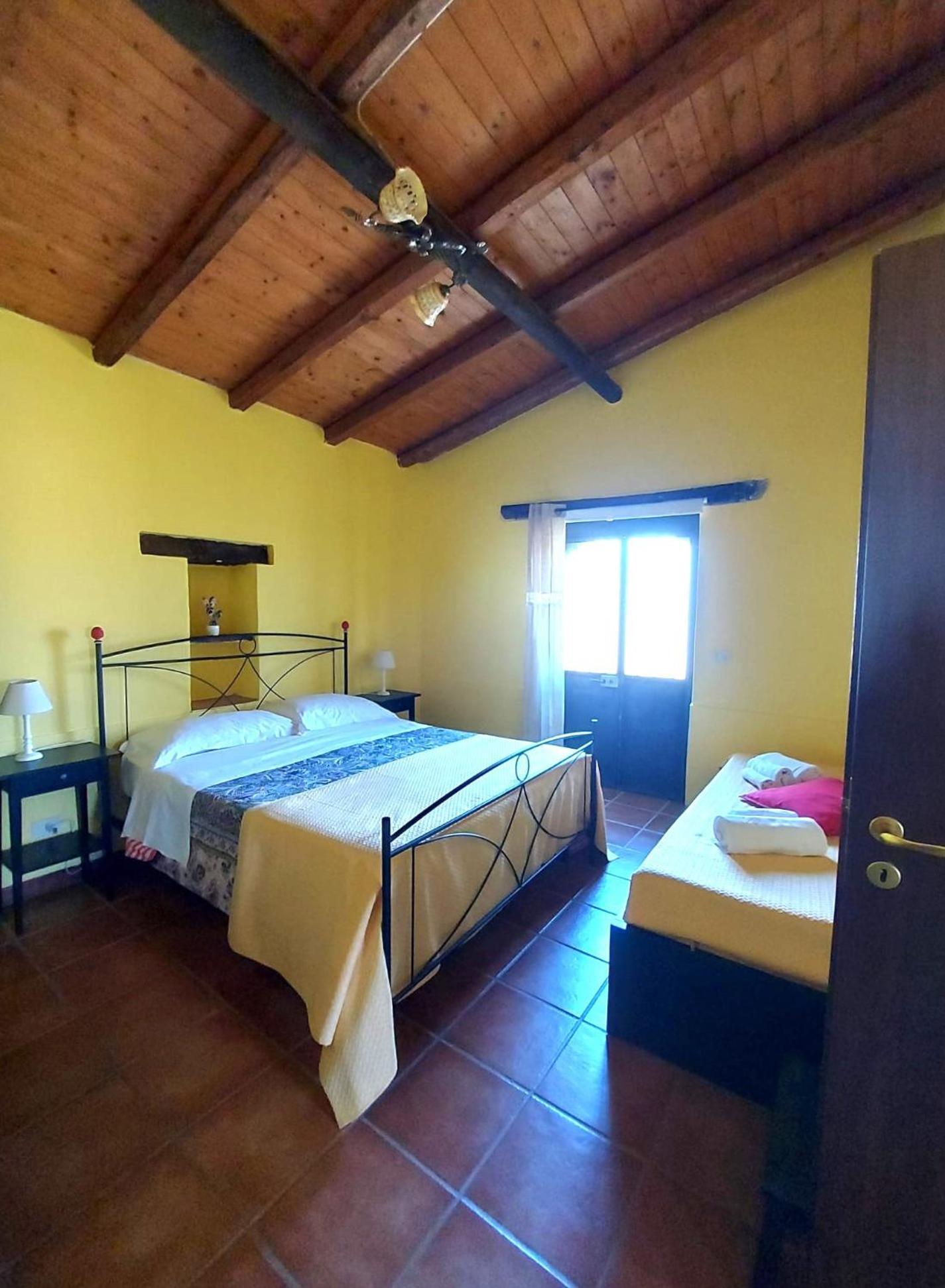 Villa Nadira Giardini Naxos Esterno foto