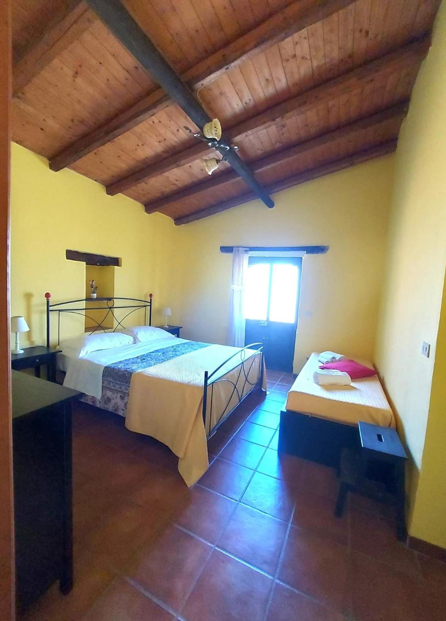 Villa Nadira Giardini Naxos Esterno foto