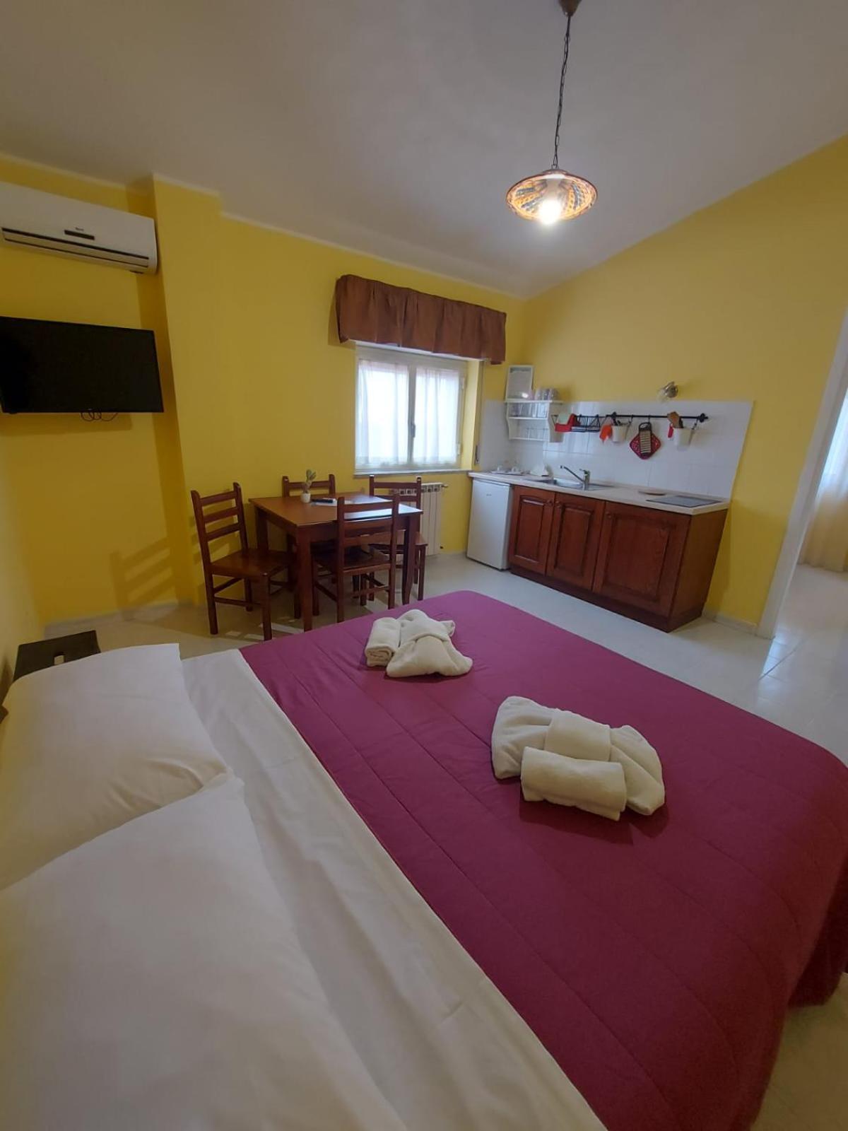 Villa Nadira Giardini Naxos Esterno foto