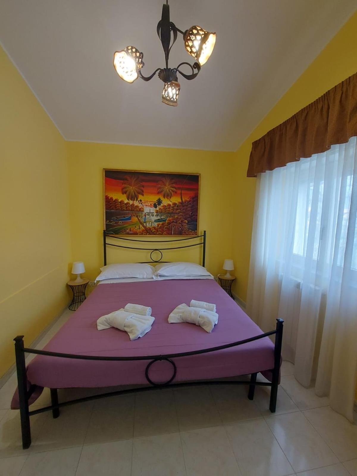 Villa Nadira Giardini Naxos Esterno foto