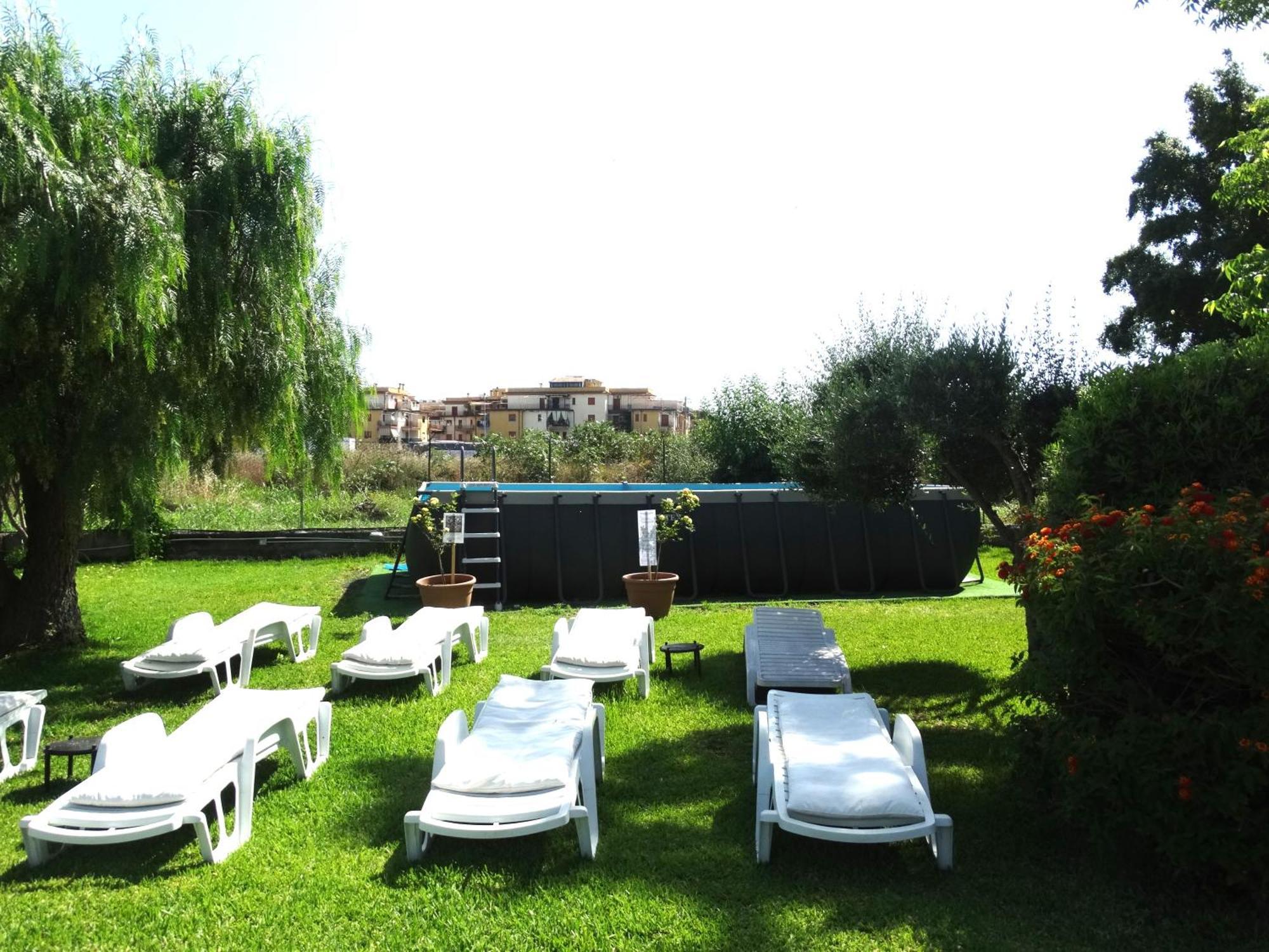 Villa Nadira Giardini Naxos Esterno foto