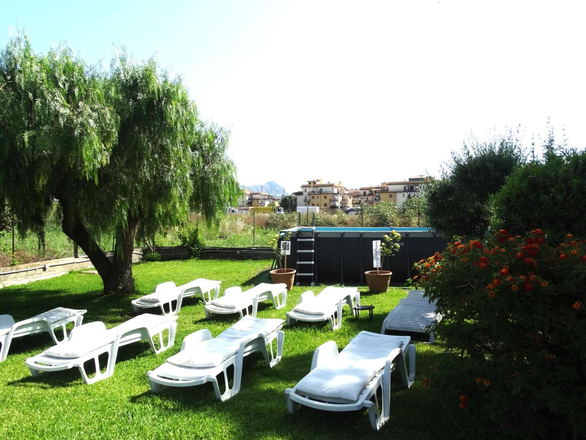 Villa Nadira Giardini Naxos Esterno foto